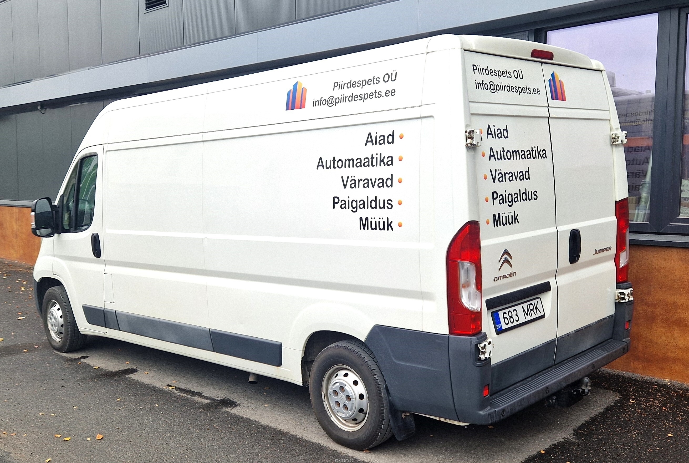 Piirdespets autokleebised