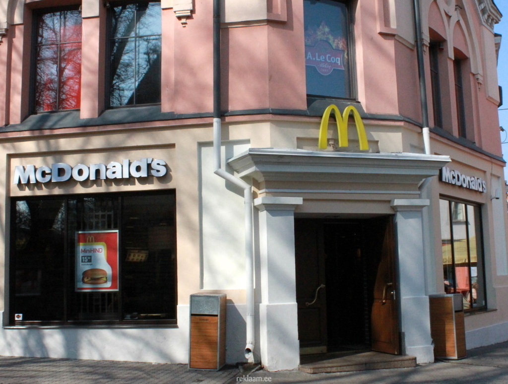 MC Donaldsi fassaadireklaamid