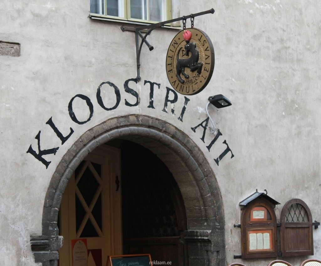 Kloostri ait silt