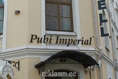 Pubi Imperial reklaamtähed fassaadil