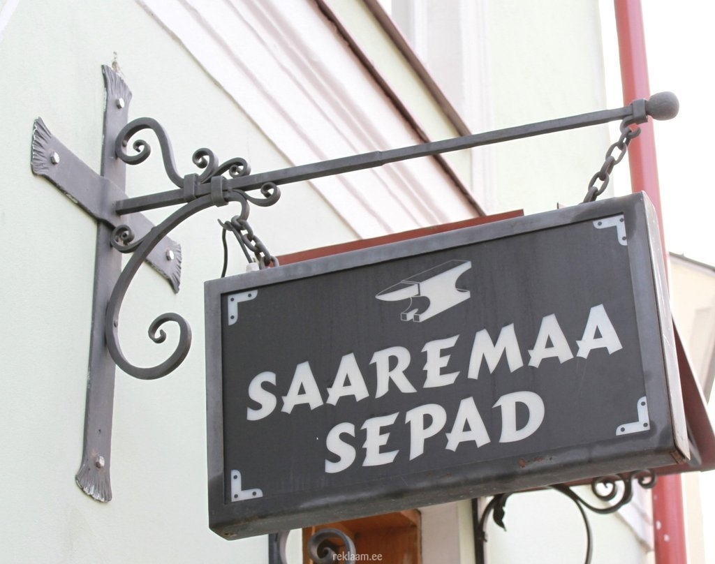 Saaremaa Sepad - sepistatud valgusreklaam