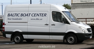 Baltic Boat Center reklaamkleebised kaubikul 