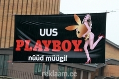Uus Playboy reklaamplagu kesklinnas