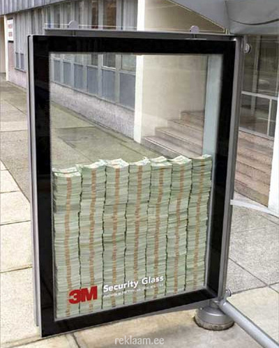 3M turvaklaasi reklaam bussipeatuses
