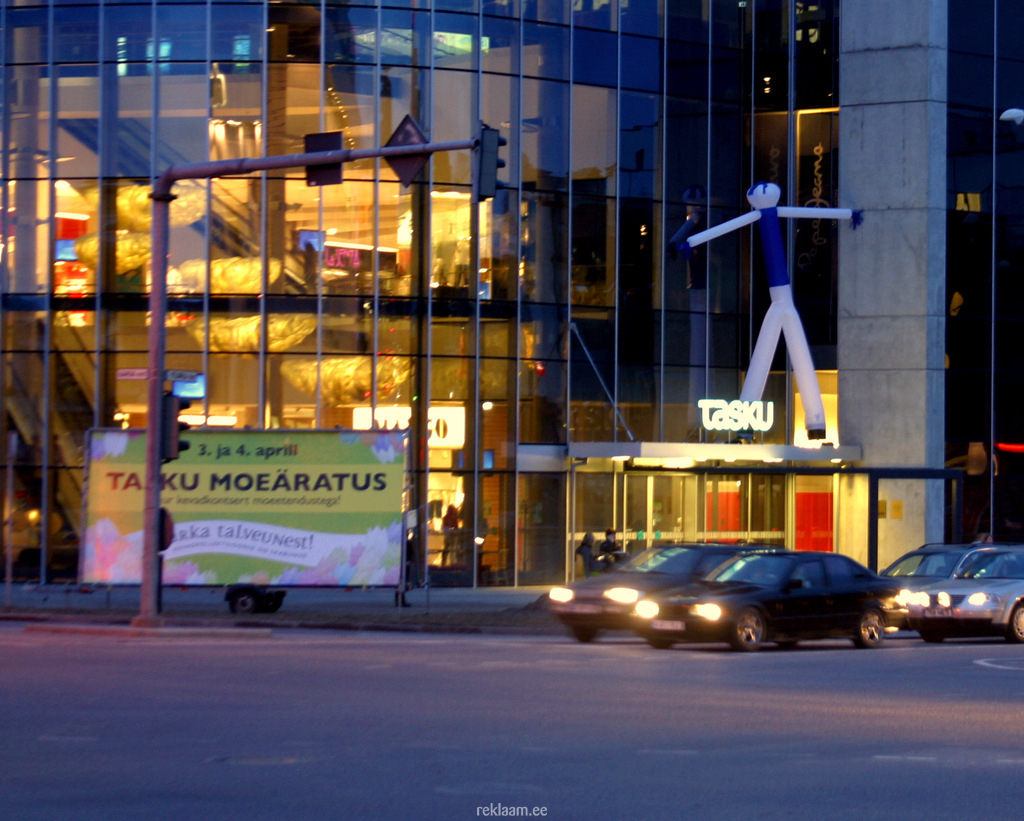 Reklaamtreiler ja tuuletantsija Tartu Taskus