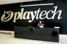 Playtech, reklaam aatriumis