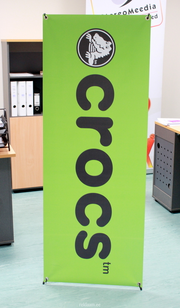 Crocs x-banner