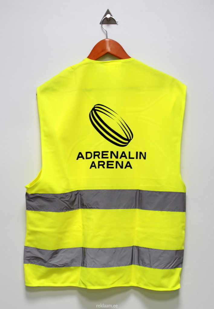 Kollasele helkurvestile trükitud must Adrenaliin Area logo. 