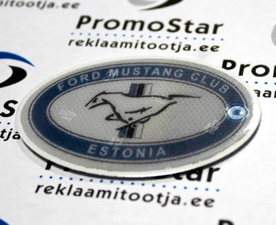Mustang Club ovaalne helkur logoga. 