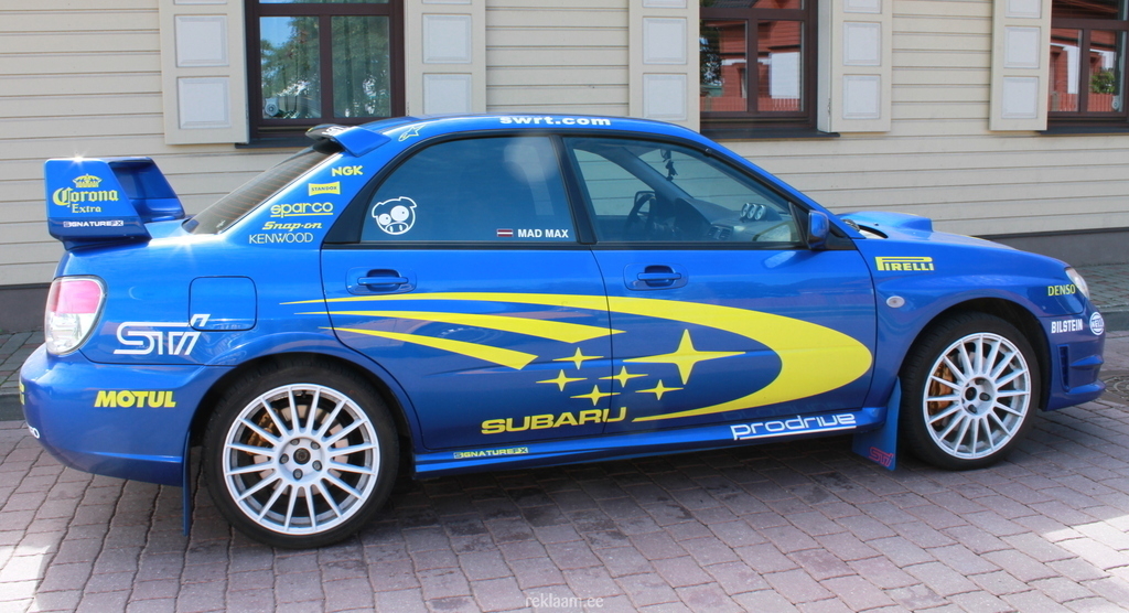 Subarule kleebitud ametlik subaru disain. 