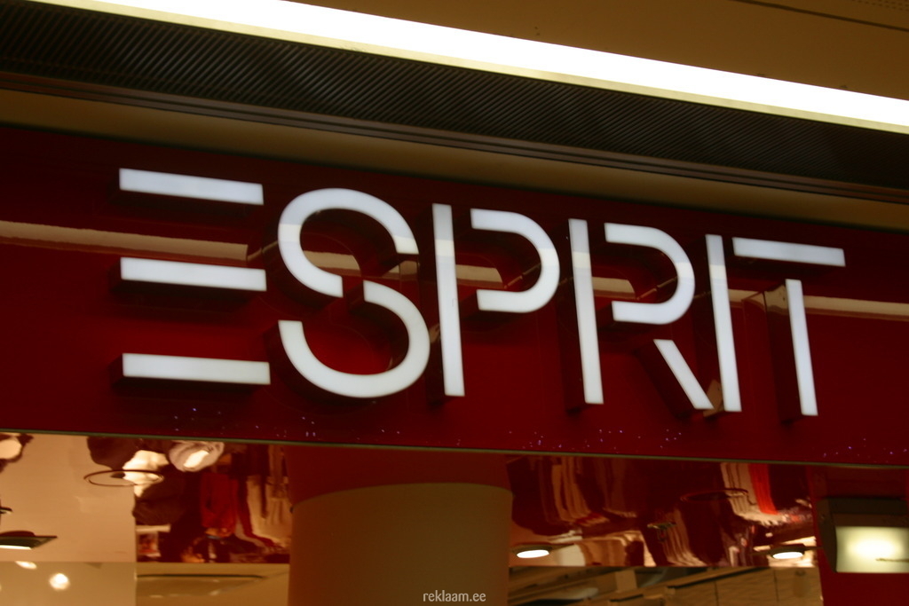 Esprit valgusreklaam