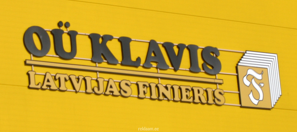 Klavis reklaam fassaadil