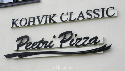 Peetri Pizza metallist reklaamtähed