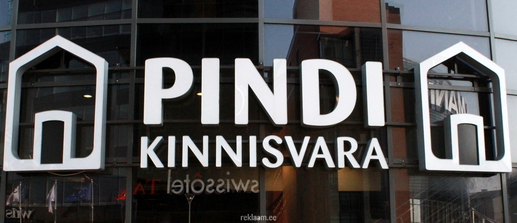 Pindi Kinnisvara reklaamtähed