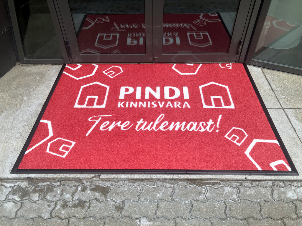 Logoga vaip välitingimustesse, Pindi Kinnisvara