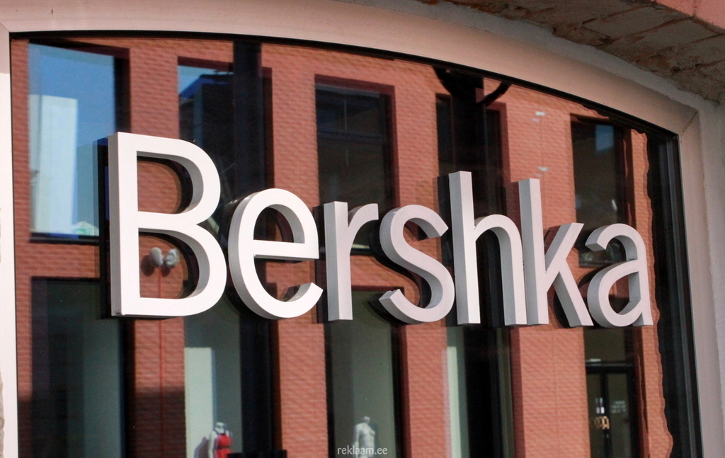 Bershka reklaamtähed